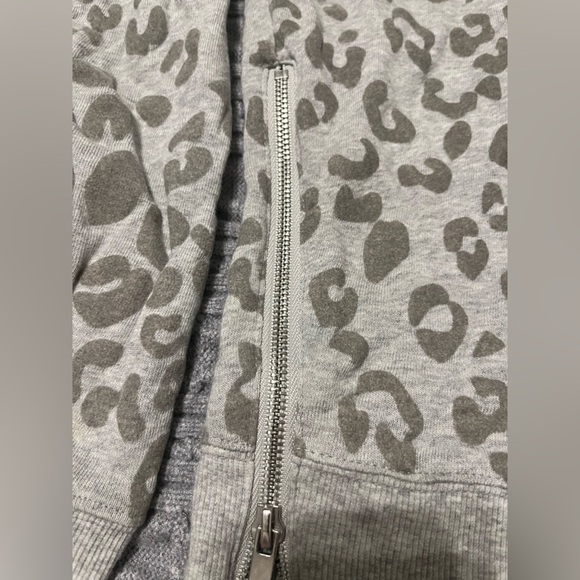 Rails Marlo Flocked Leopard Print Sweatshirt size small - Picture 2 of 3